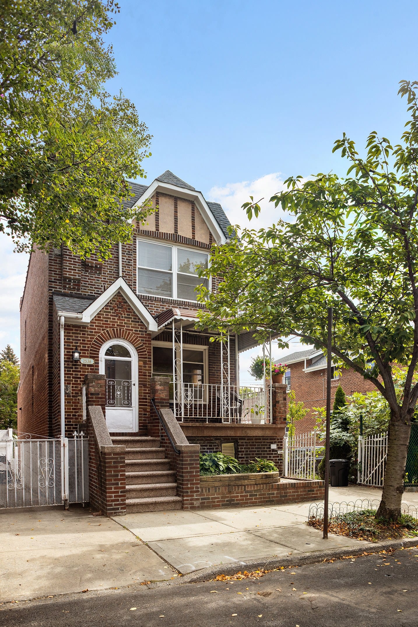 2536 Lurting Avenue