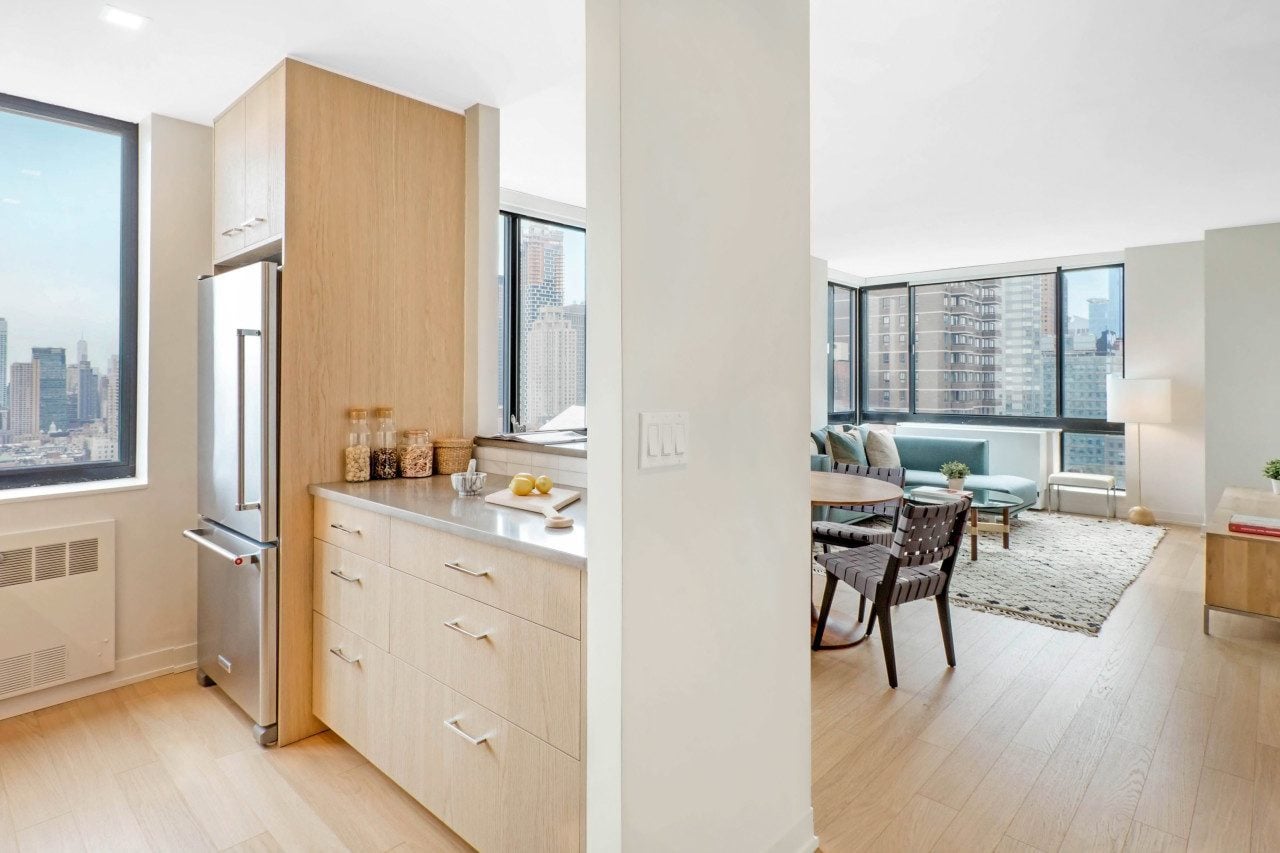 1 Columbus Place, Unit N23G
