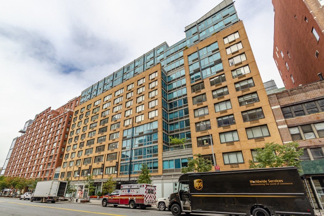 535 West 23rd Street, Unit SPH4A