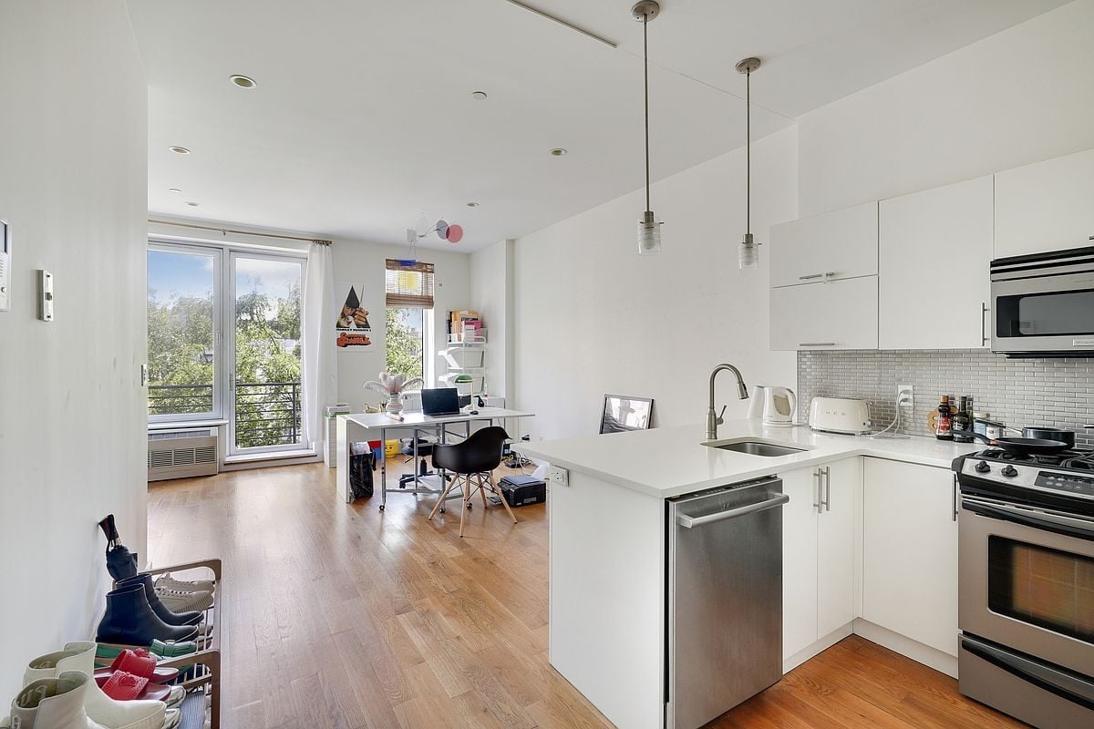 582 Marcy Avenue, Unit 3A