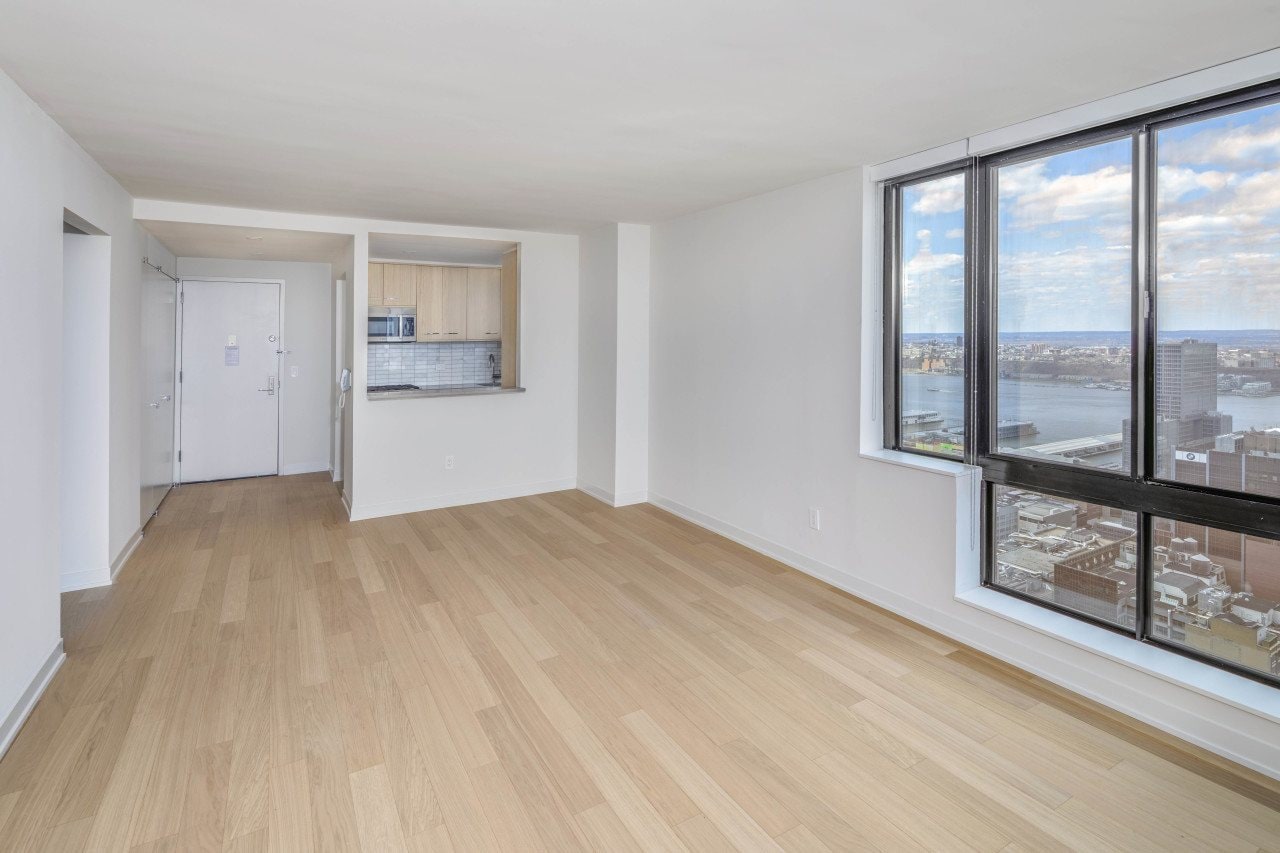 1 Columbus Place, Unit N23G — photo 3
