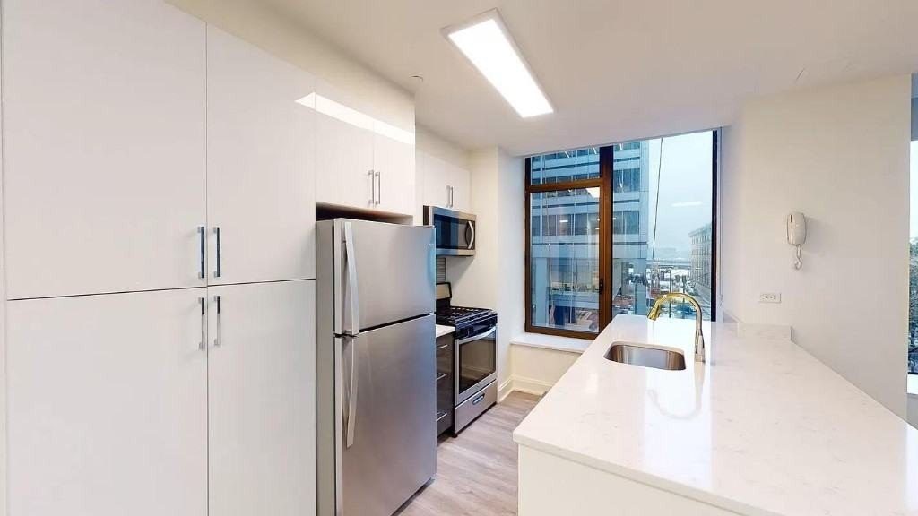 10 Hanover Square, Unit 2A — photo 2