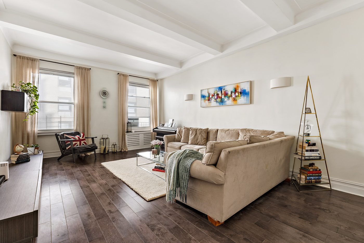 152 West 58th Street, Unit 8A — photo 1