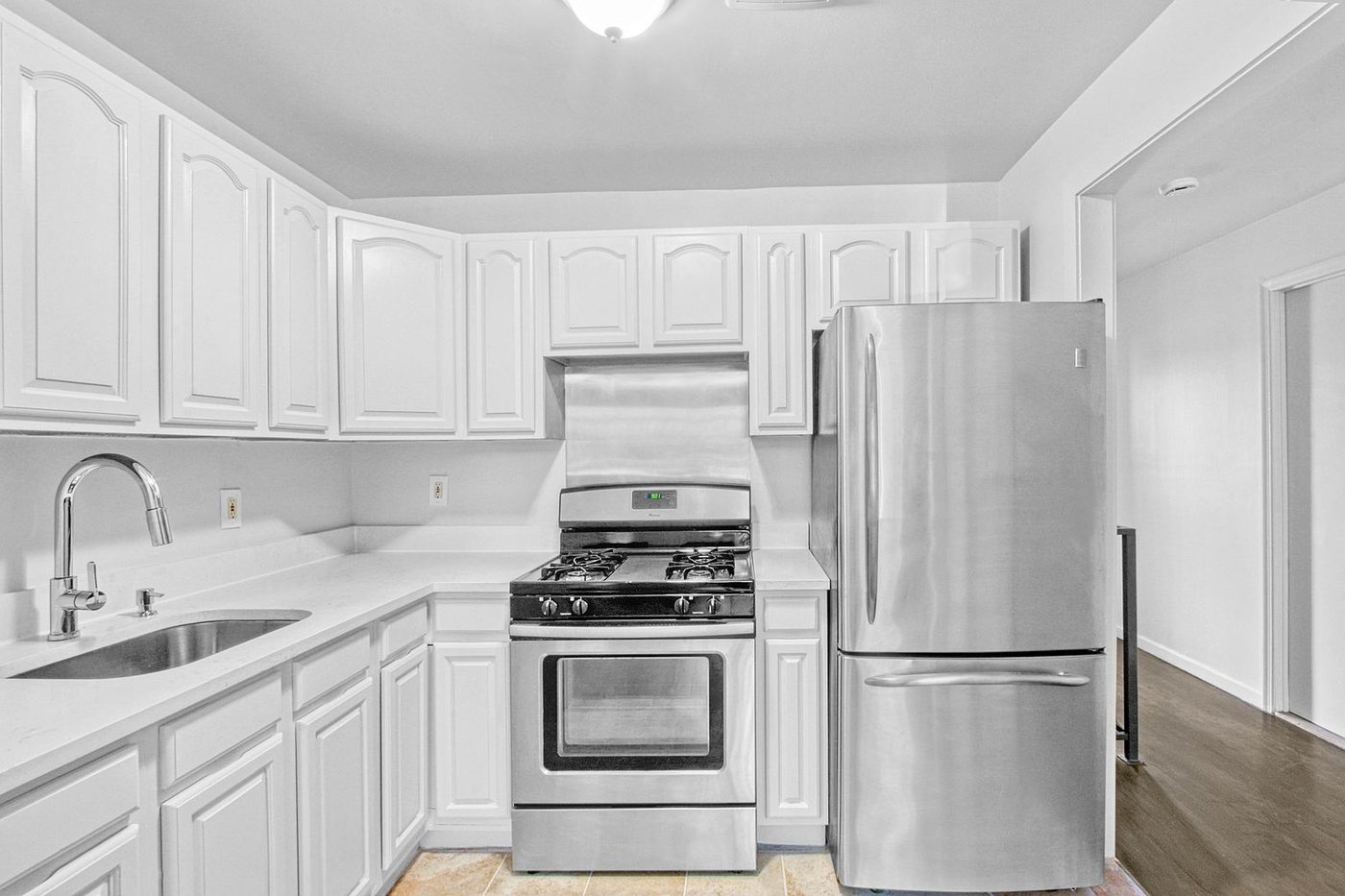 171 Monroe Street — photo 2