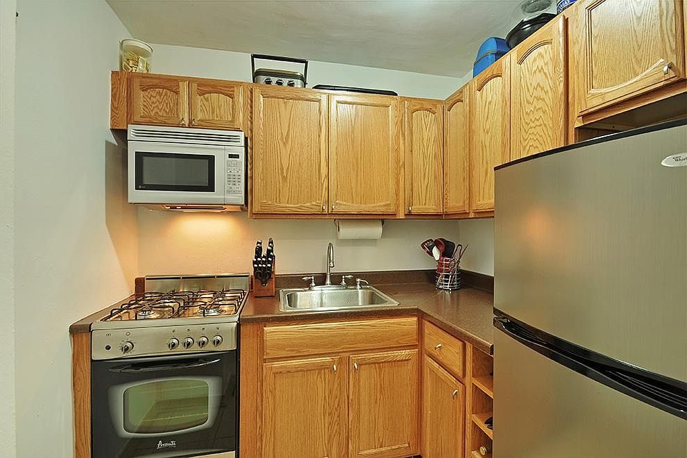 195 Willoughby Avenue, Unit 107 — photo 2