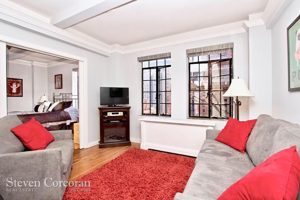 25 Tudor City Place, Unit 1805 — photo 1