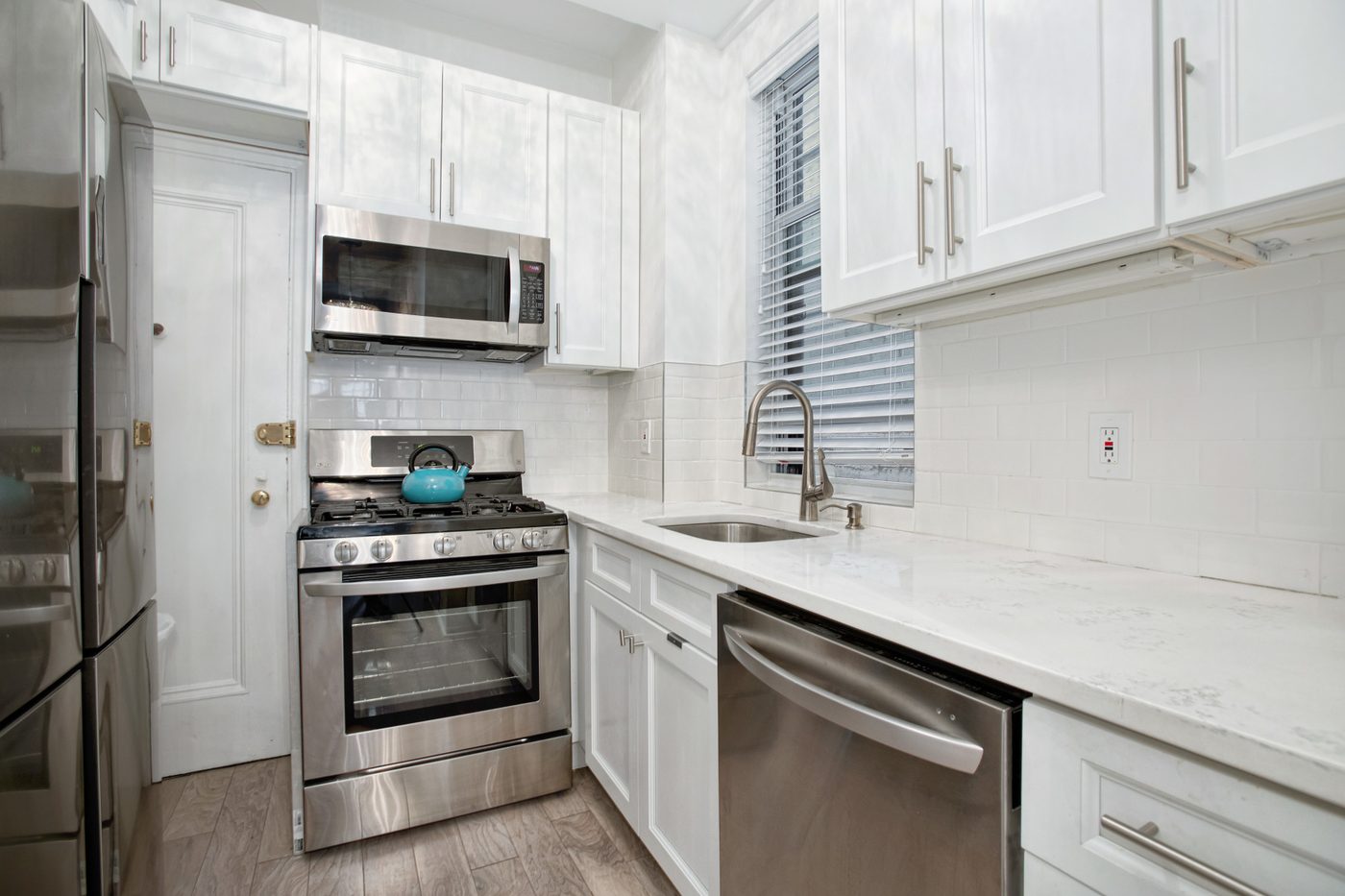 27 West 55th Street, Unit 52 — photo 3