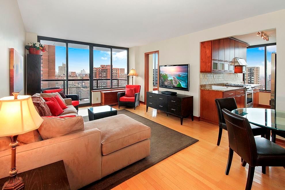 300 East 93rd Street, Unit 34B — photo 1