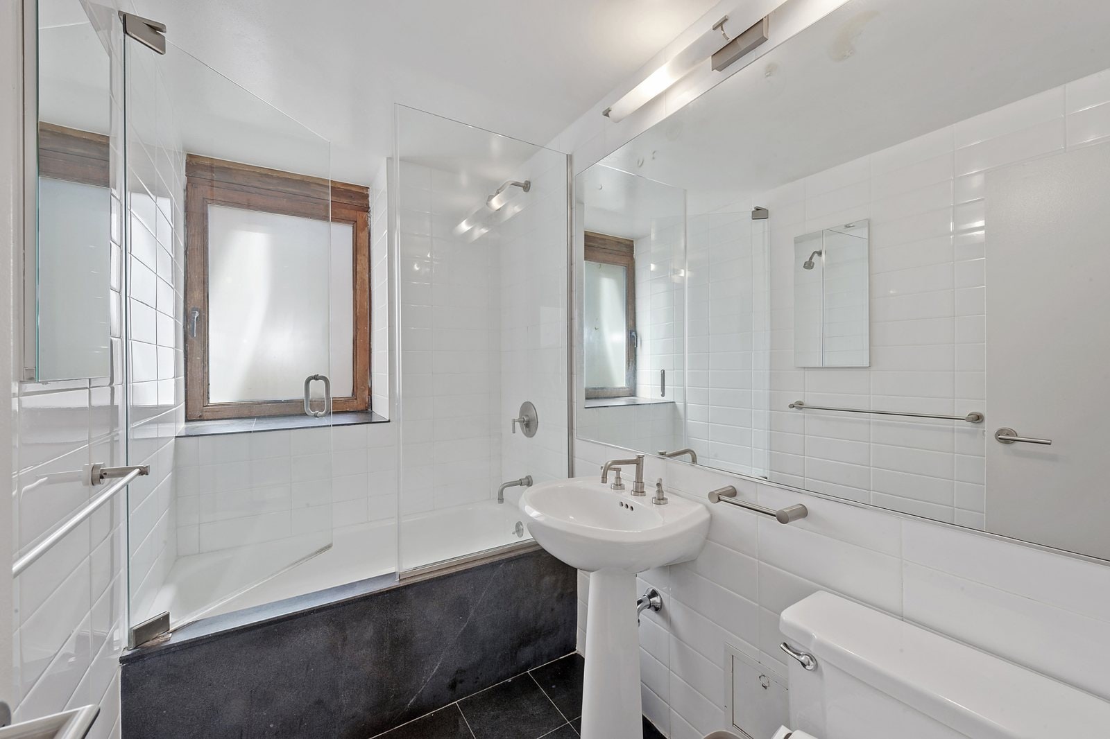 305 2nd Avenue, Unit 517 — photo 3