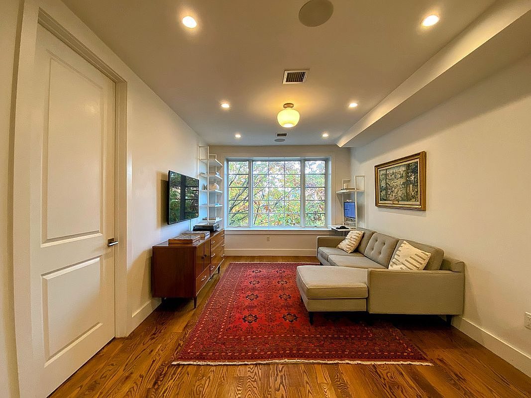 366 Gates Avenue, Unit 4A — photo 1