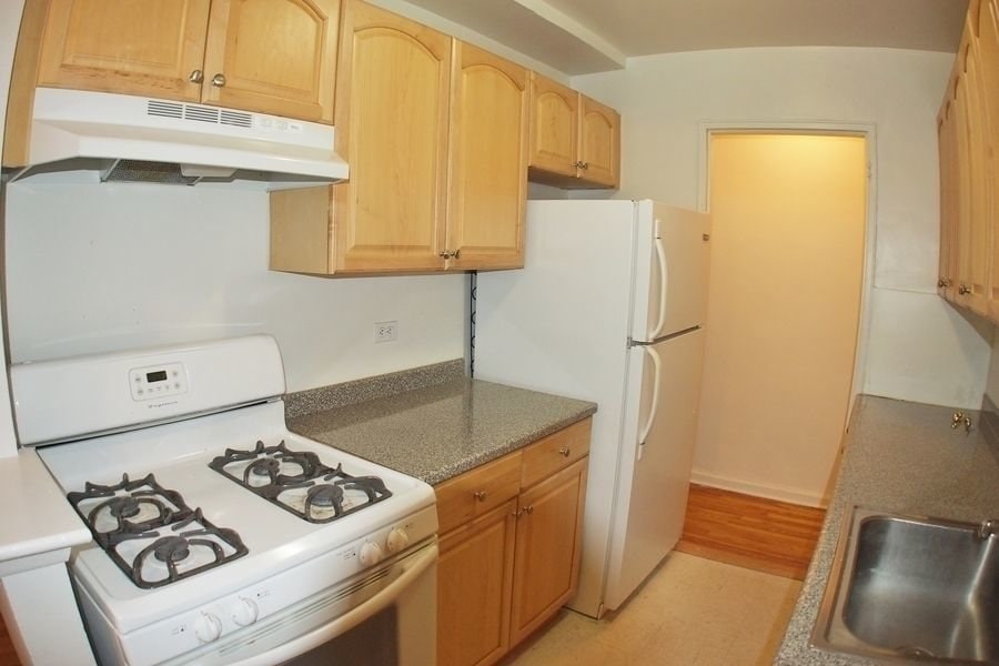 3950 Blackstone Avenue, Unit 6B — photo 4