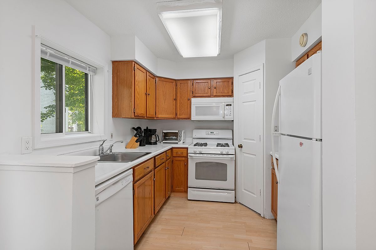 447 Ilyssa Way — photo 3
