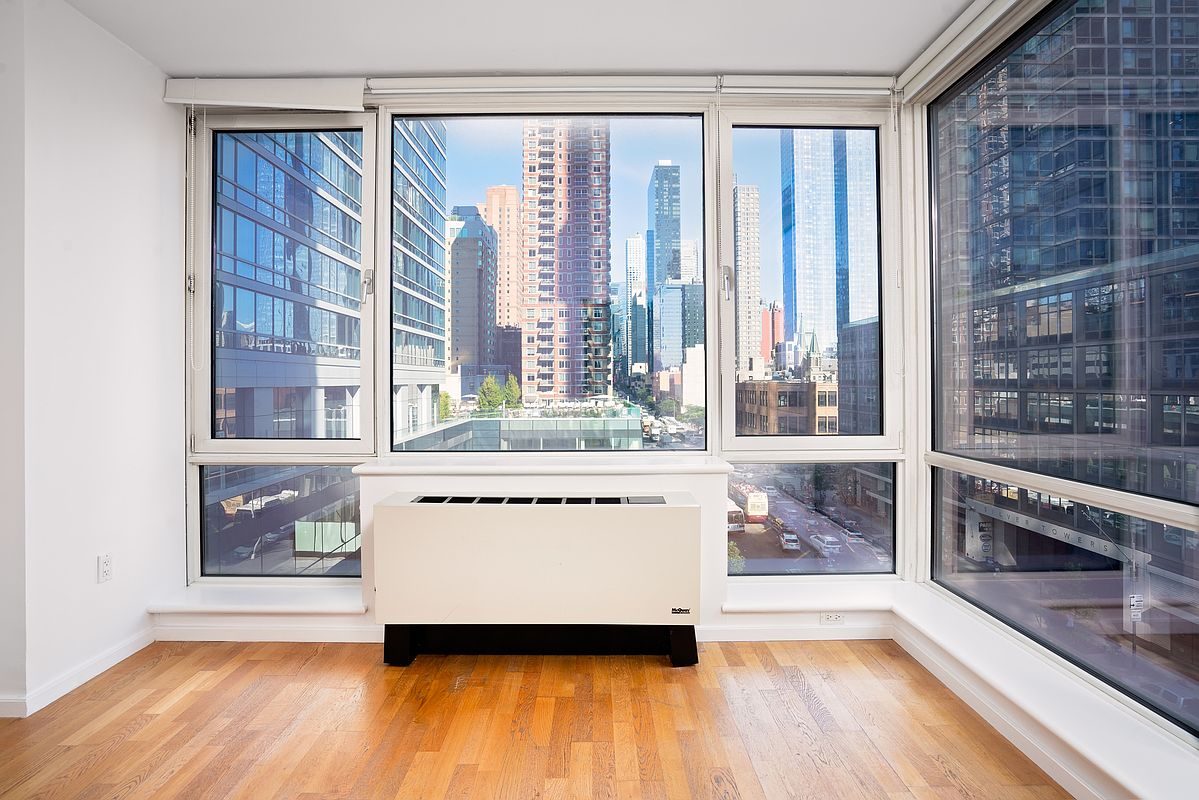 635 West 42nd Street, Unit 4G — photo 3
