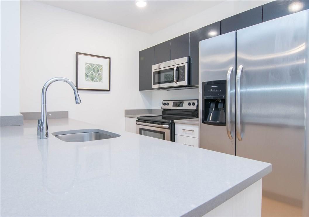 120 North Pearl Street, Unit 301 — photo 1