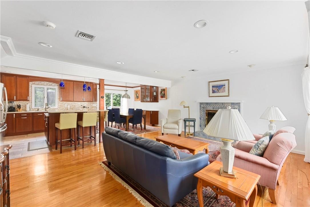 15 Pietro Place — photo 4