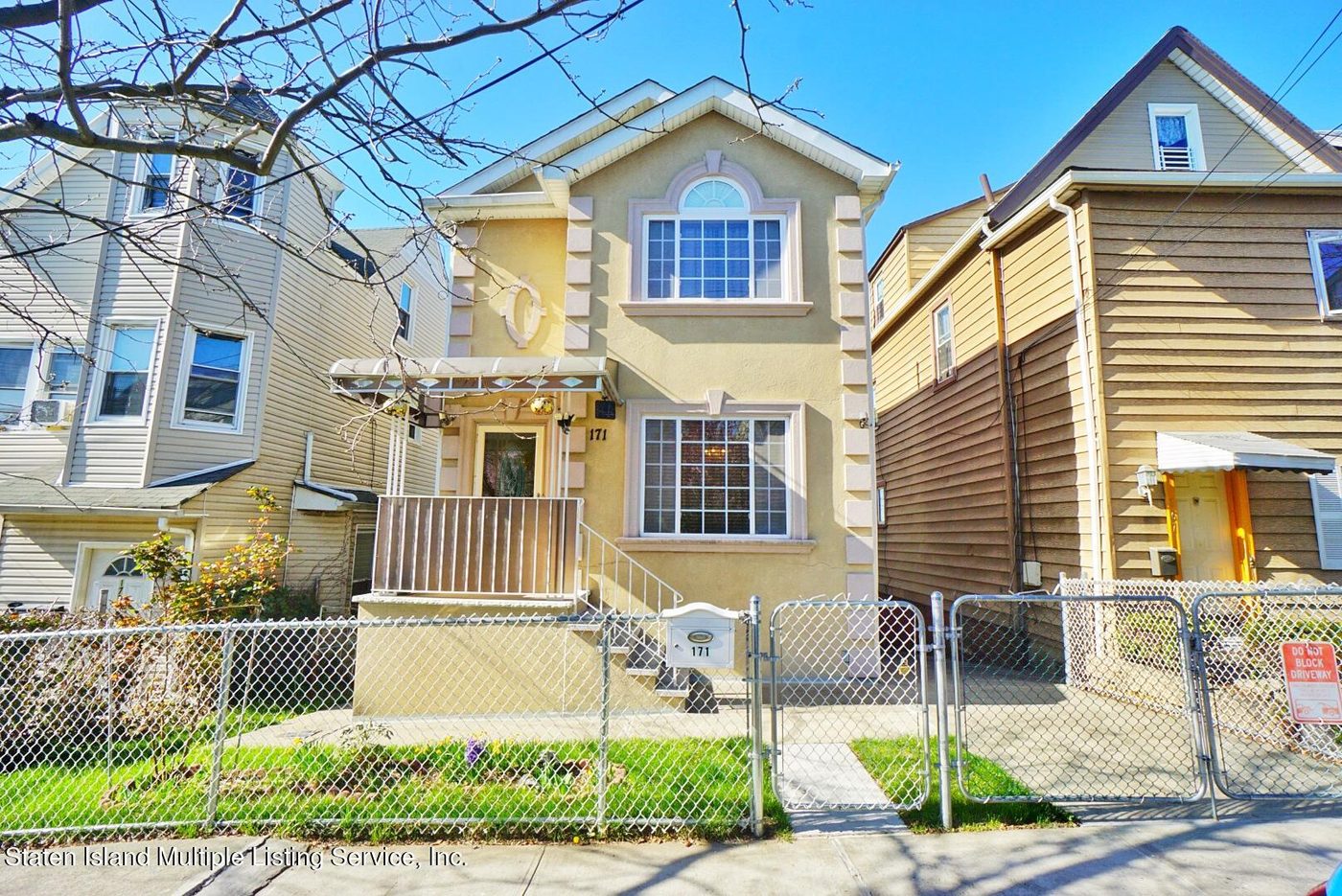 171 Benziger Avenue — photo 1