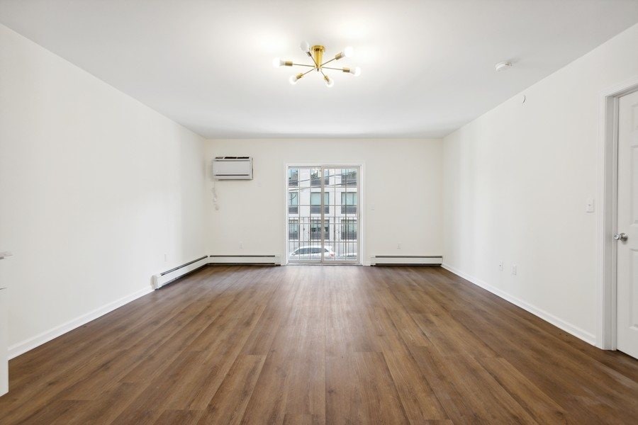 2015 Arthur Avenue, Unit 2 — photo 3
