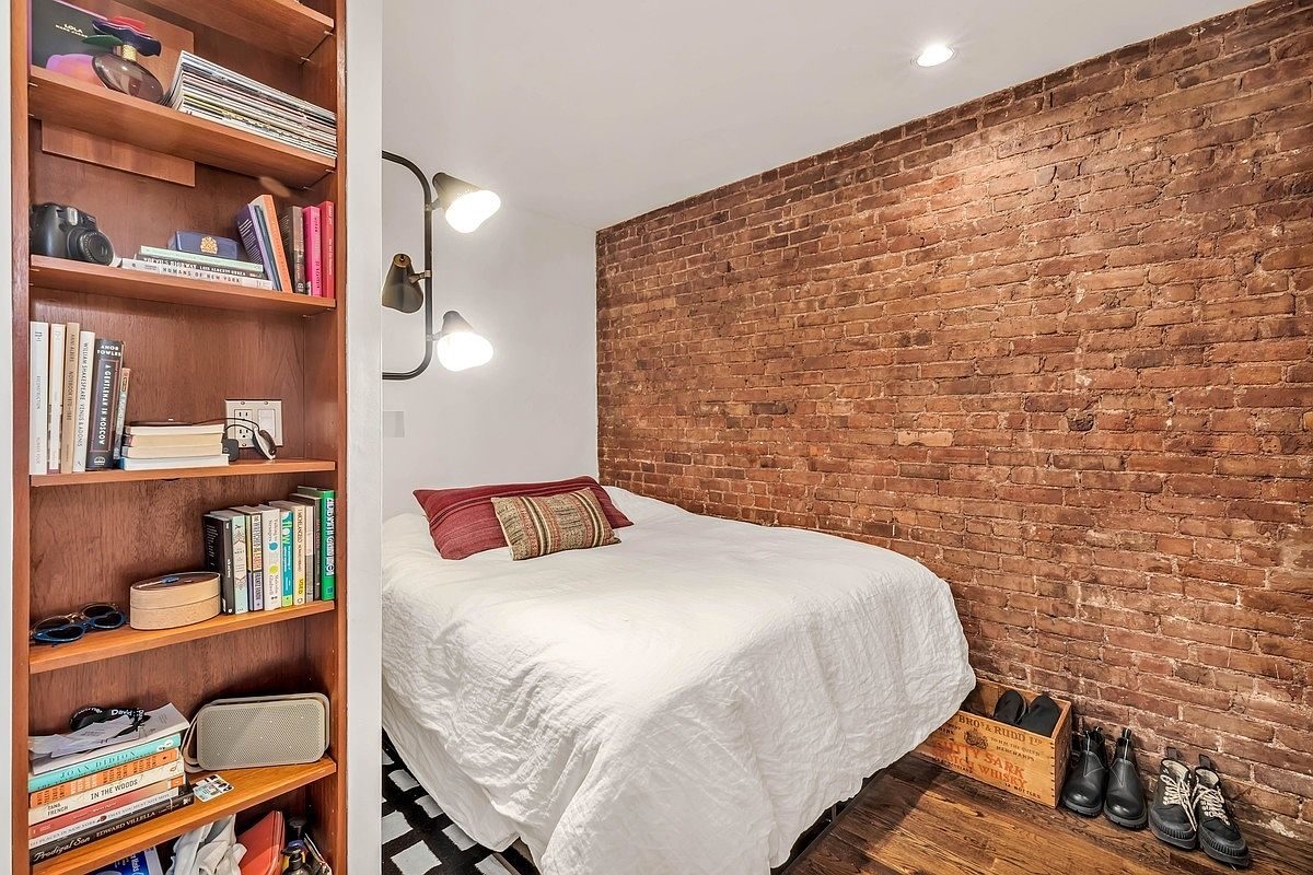 221 West 21st Street, Unit 3A — photo 2