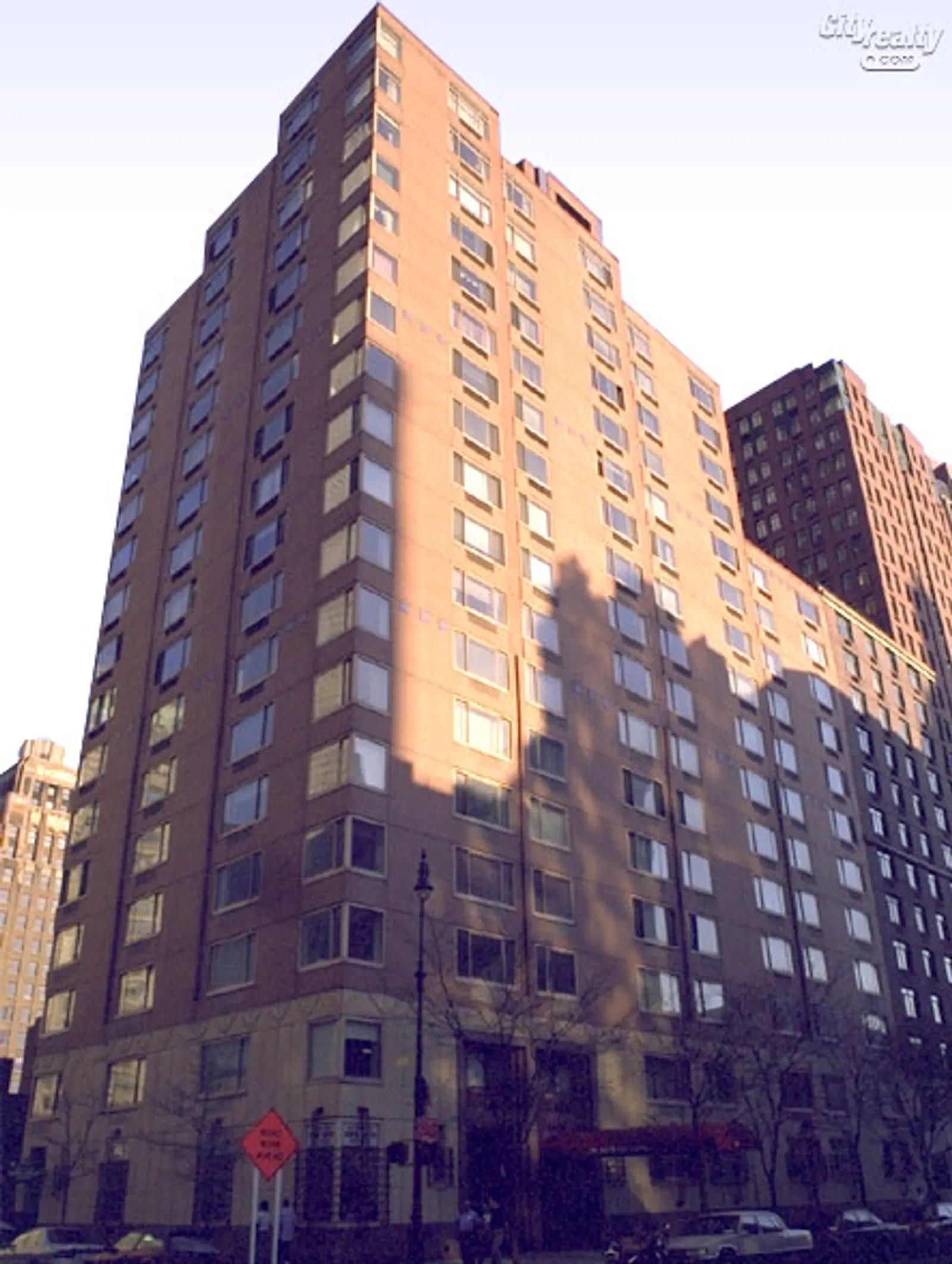 250 South End Avenue, Unit 6D