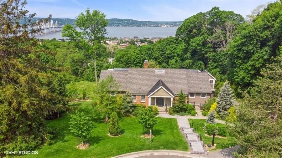 65 Castle Heights Avenue — photo 4